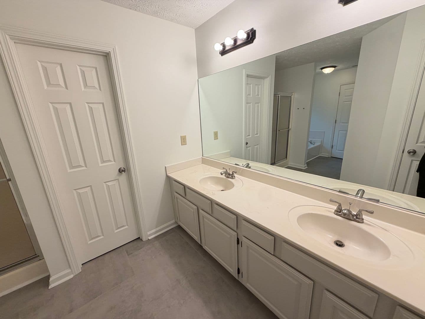 Lawrenceville House: 190 Timber Oak Cove