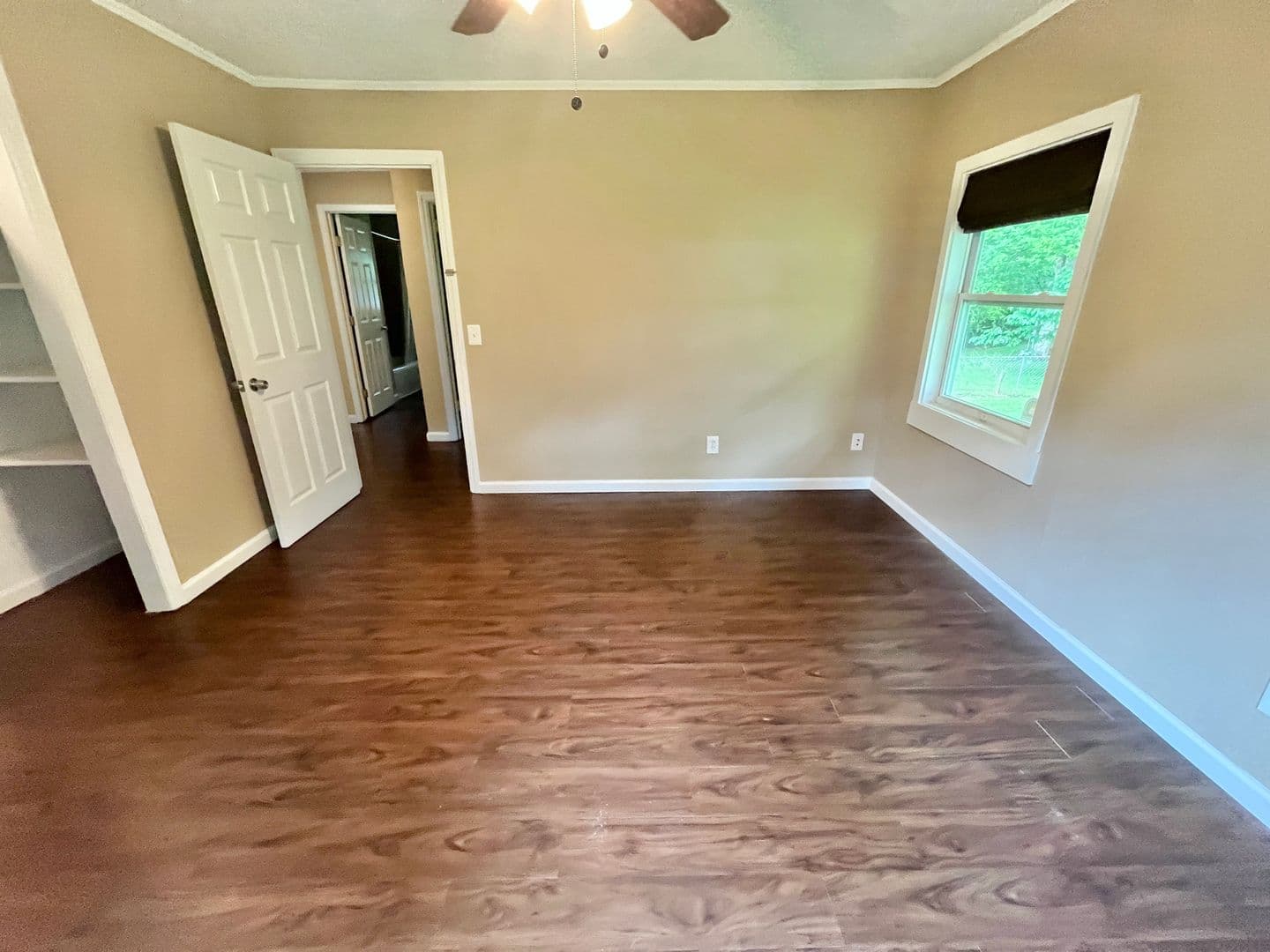 Oakwood Apartment: 4415 Oak Street