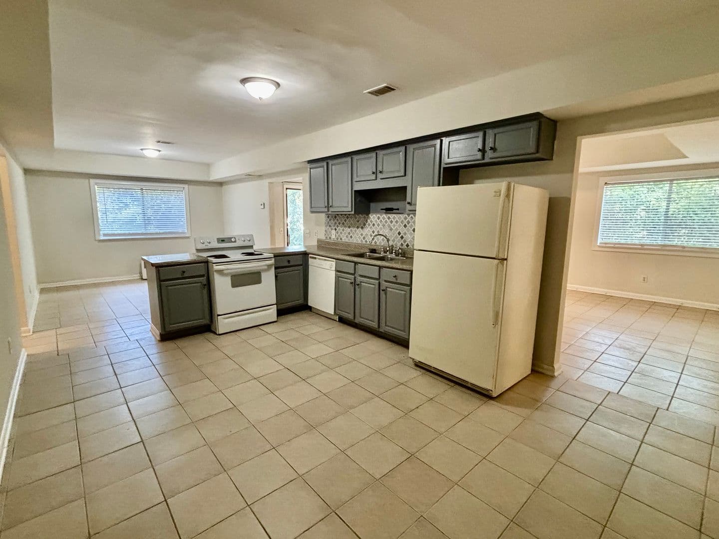 Norcross Apartment: 5931 Kay Drive