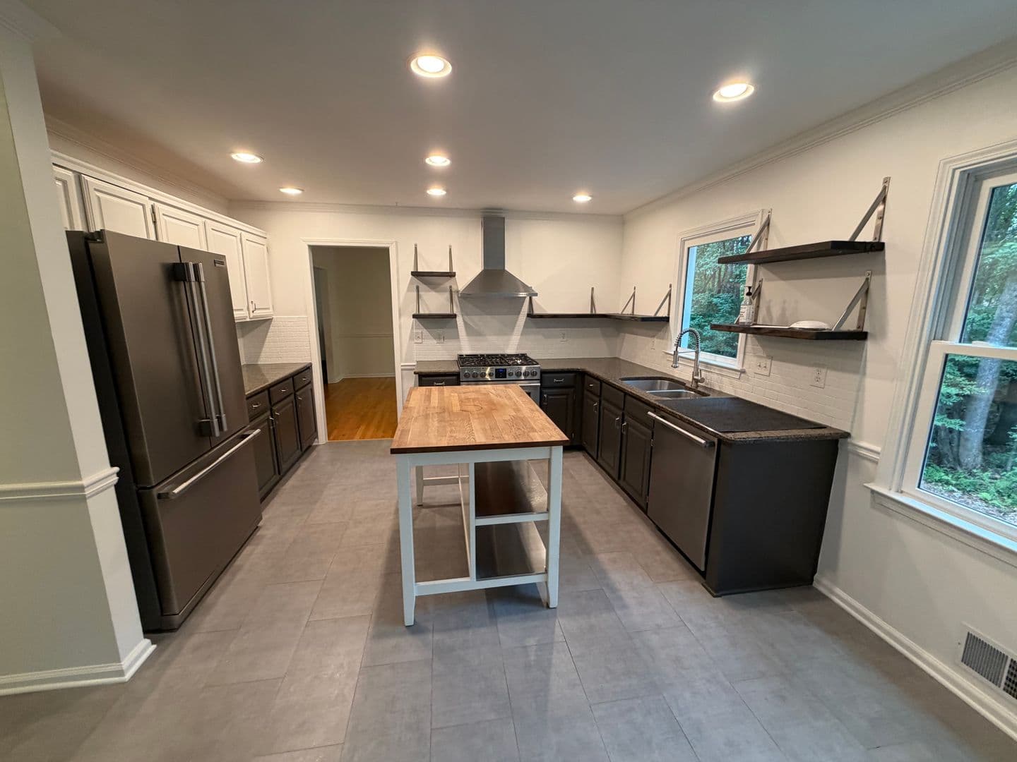 Lawrenceville House: 190 Timber Oak Cove