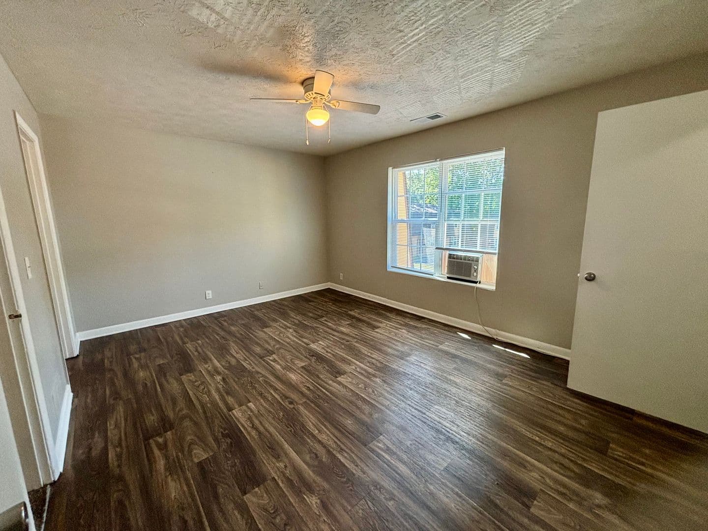 East Point Apartment: 3198 Washington Rd.