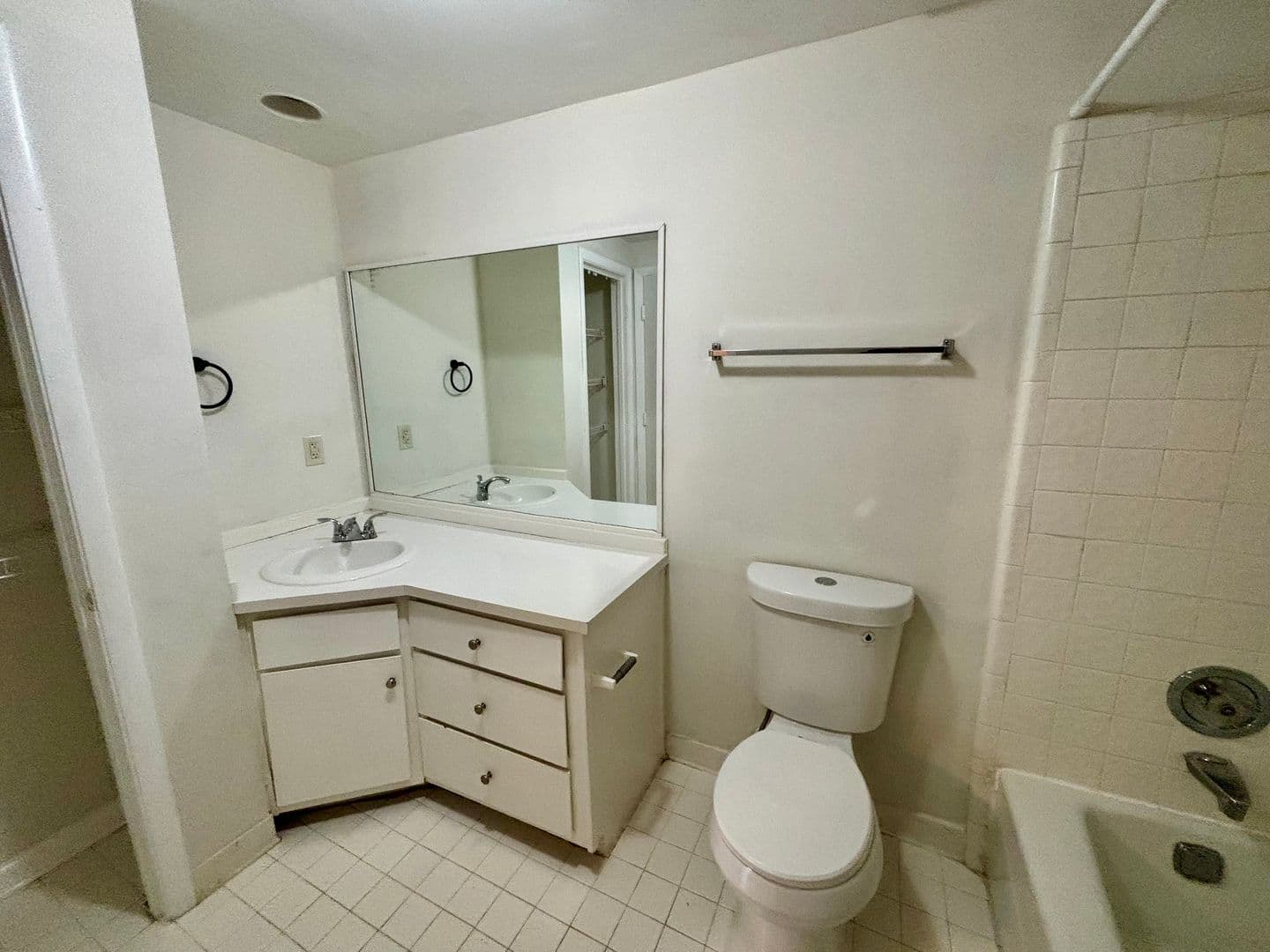 Norcross Apartment: 5931 Kay Drive