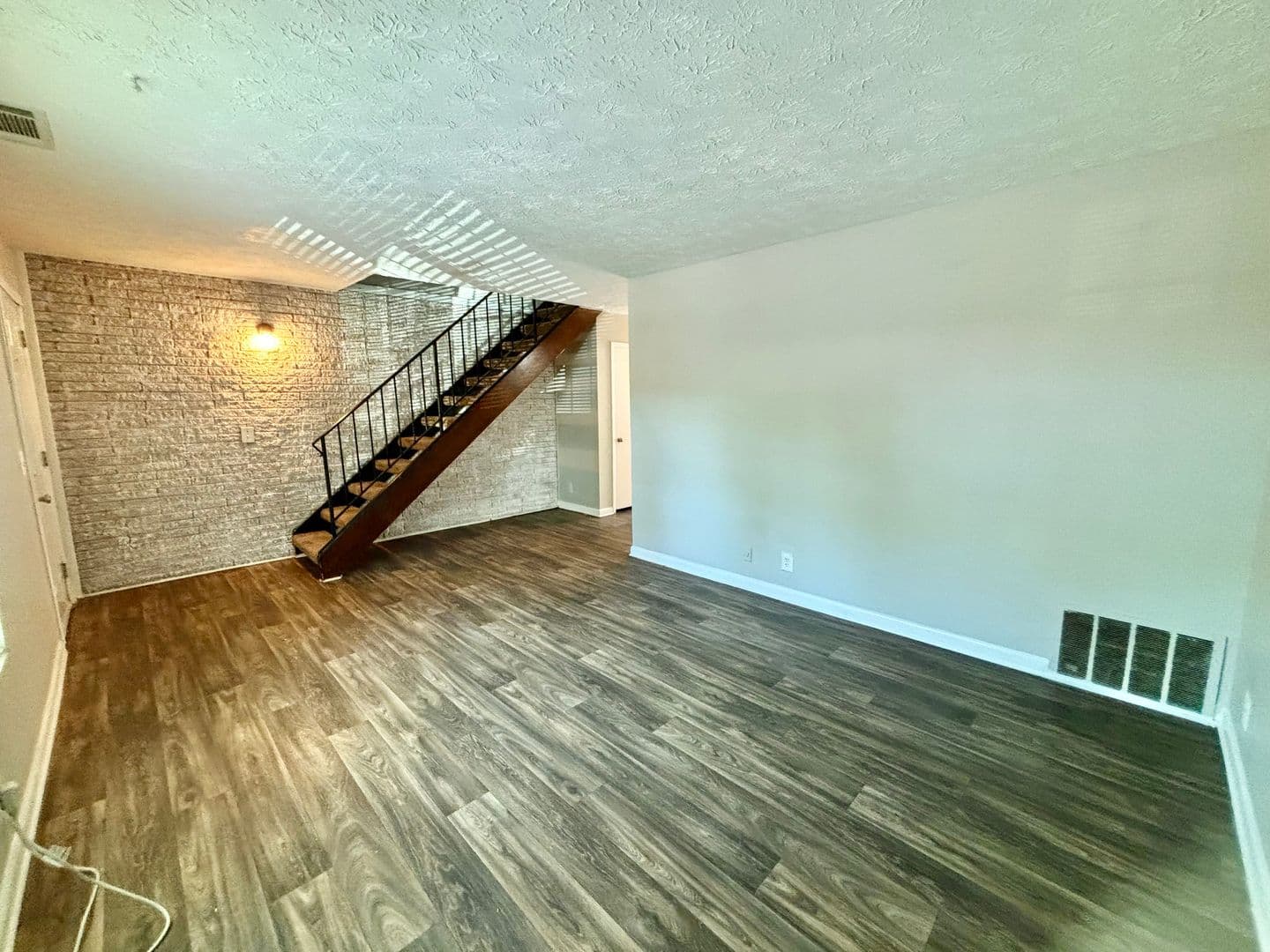 East Point Apartment: 3198 Washington Rd.