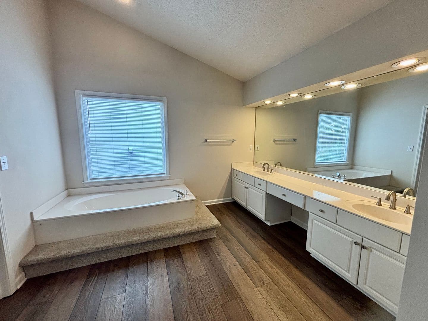 Johns Creek House: 10920 Glenbarr Drive