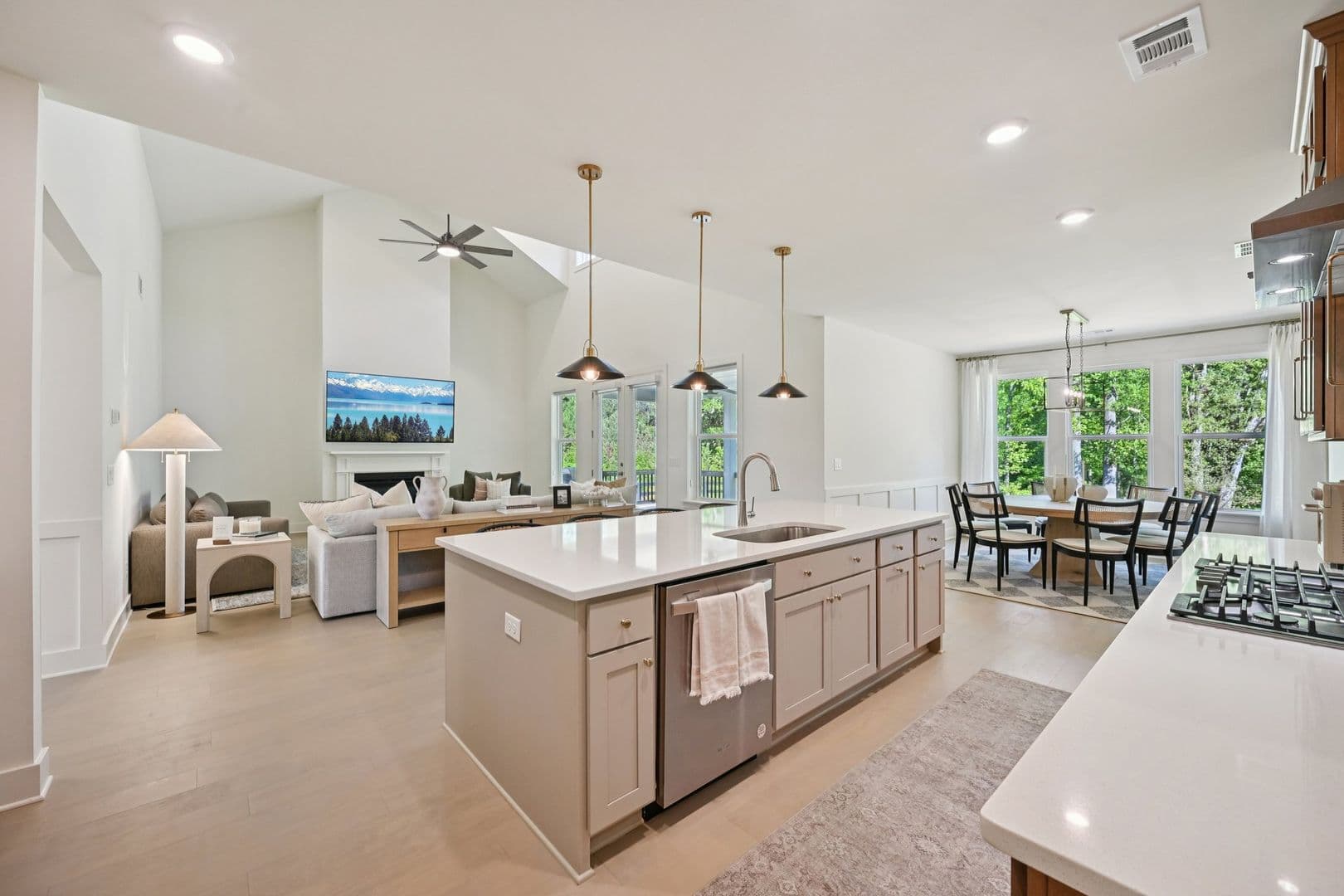 Dawsonville House: 7945 Heritage Farm Ct.