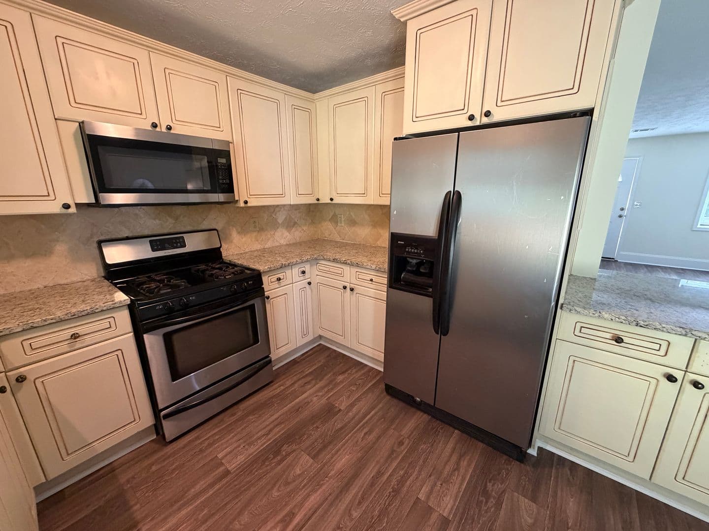 Suwanee House: 3884 Dollar Cr.