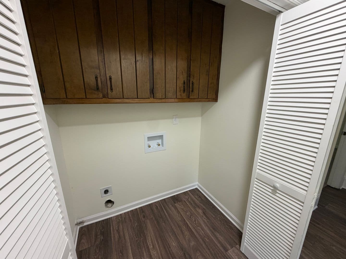 Suwanee House: 3884 Dollar Cr.