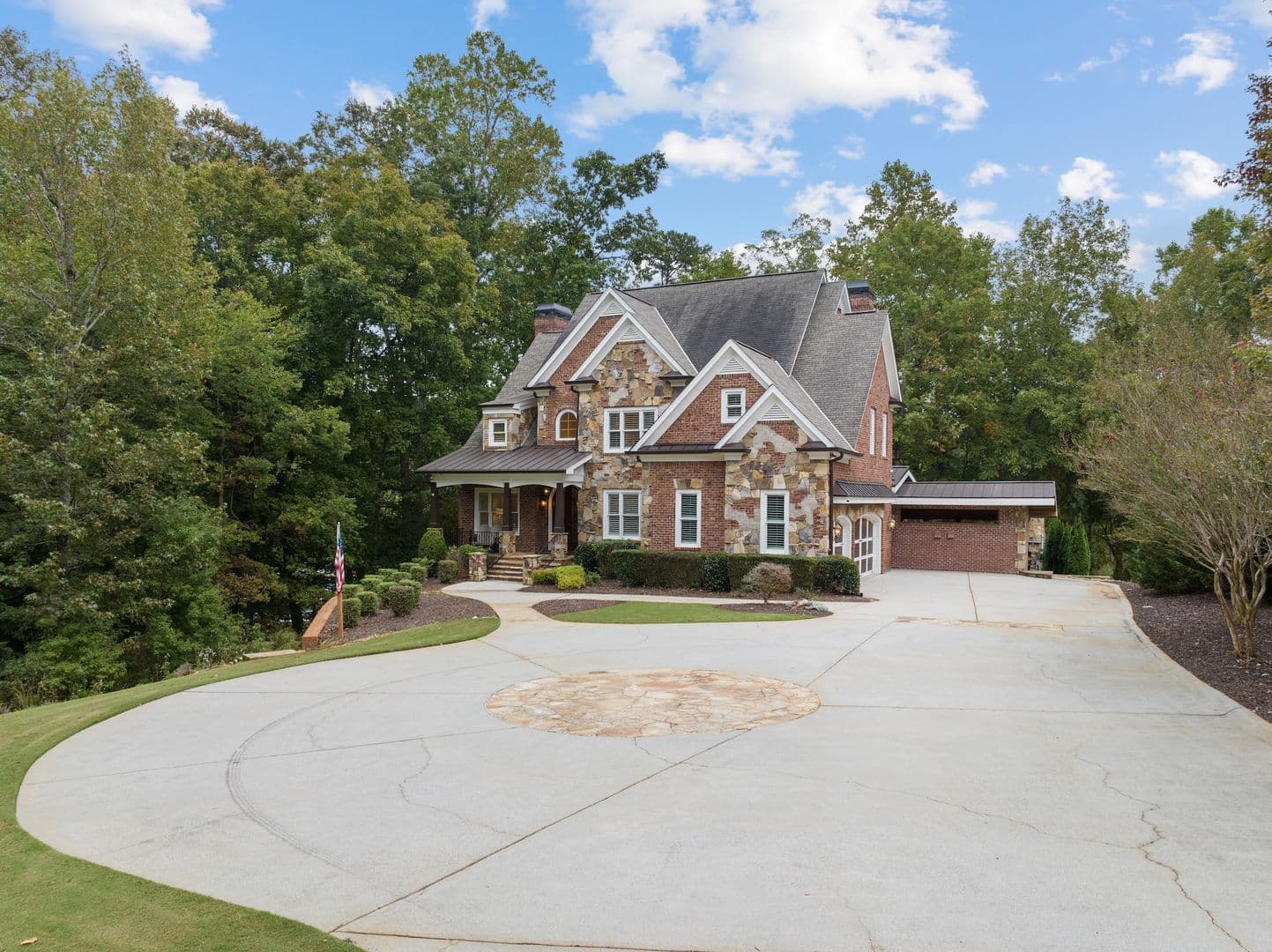Buford House: 6031 Shadburn Ferry Rd.