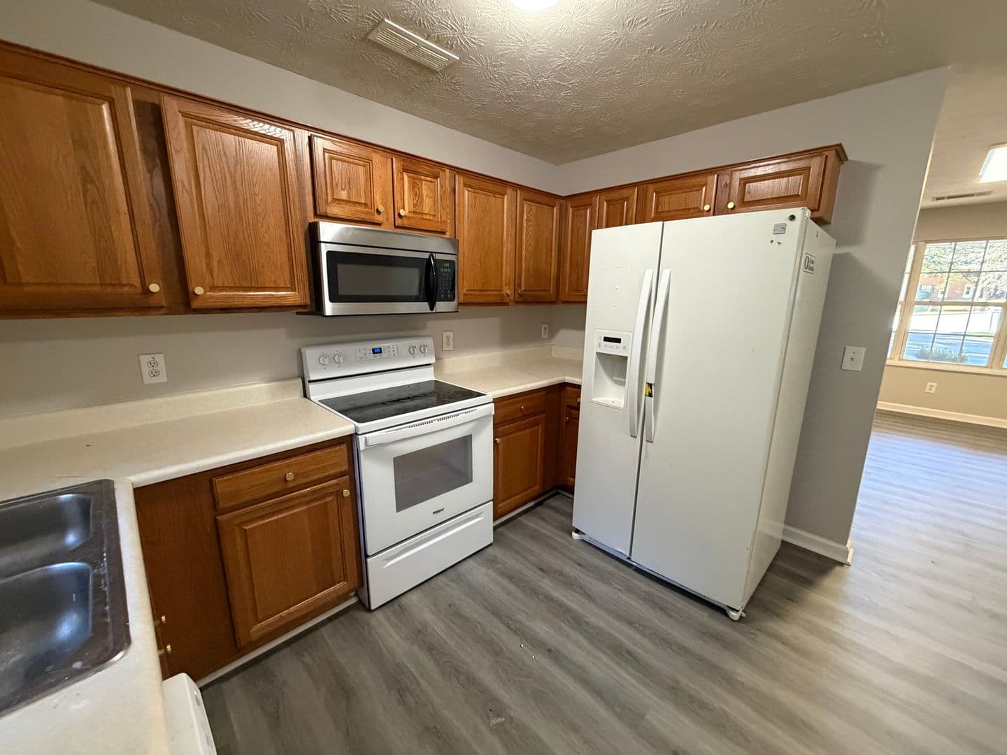 Tucker Apartment: Simonton Ct
