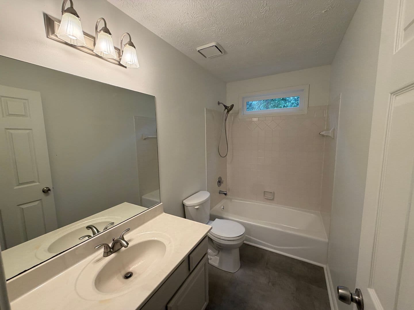 Lawrenceville House: 190 Timber Oak Cove