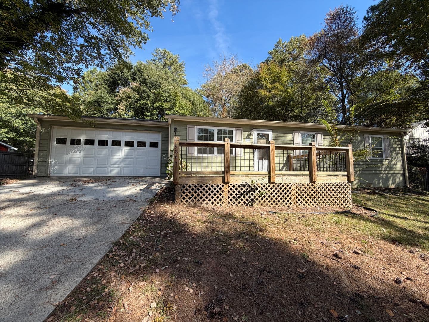 Suwanee House: 3884 Dollar Cr.