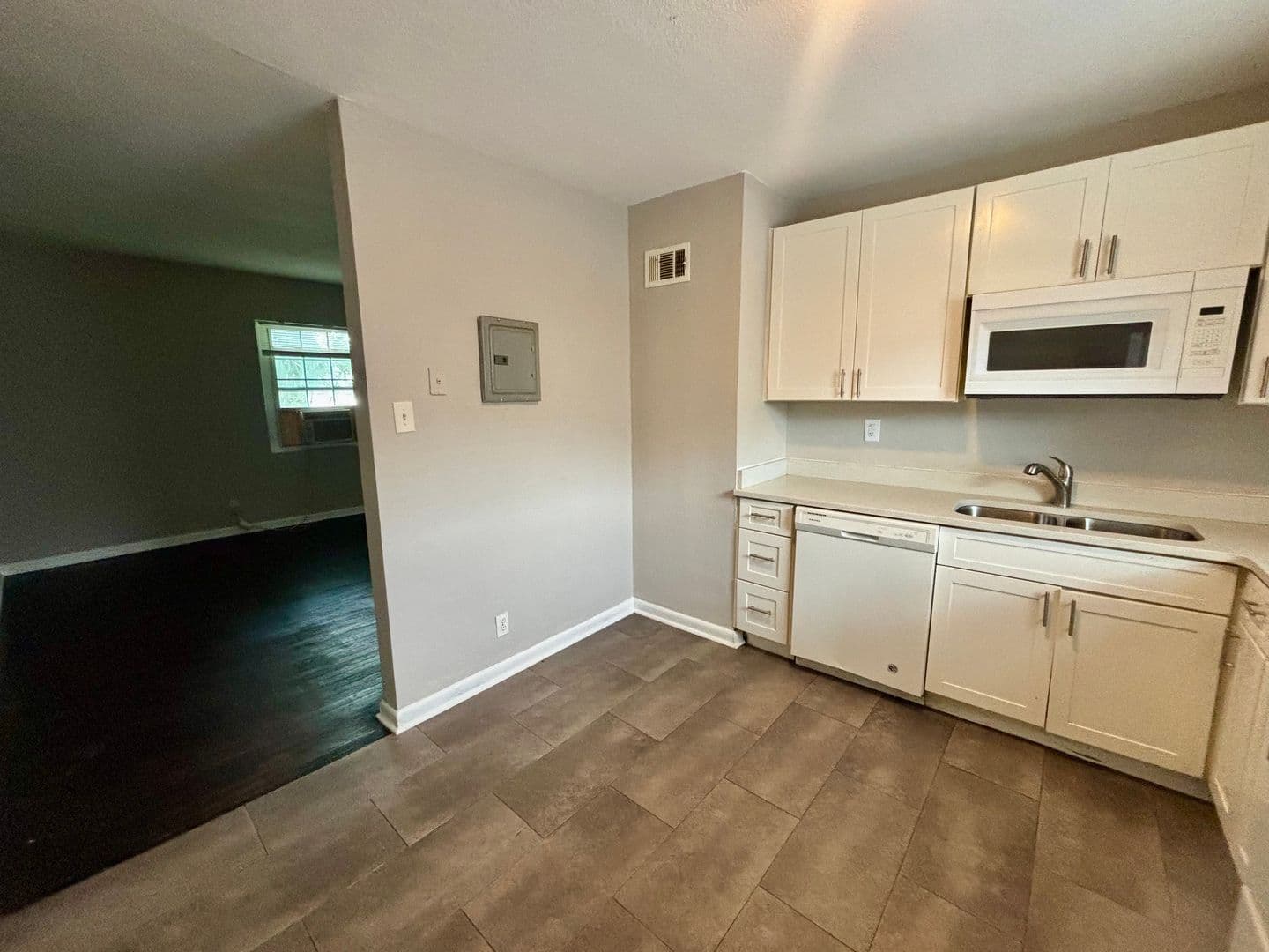 Atlanta Apartment: 1048 Washington St., SW