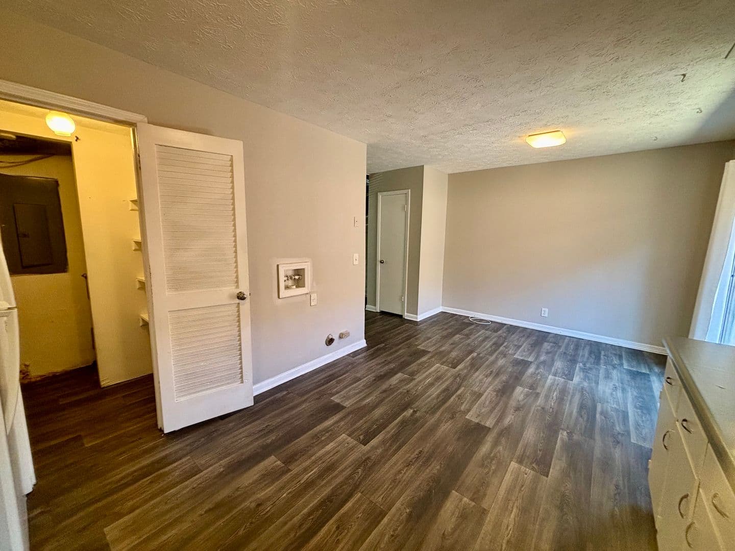 East Point Apartment: 3198 Washington Rd.