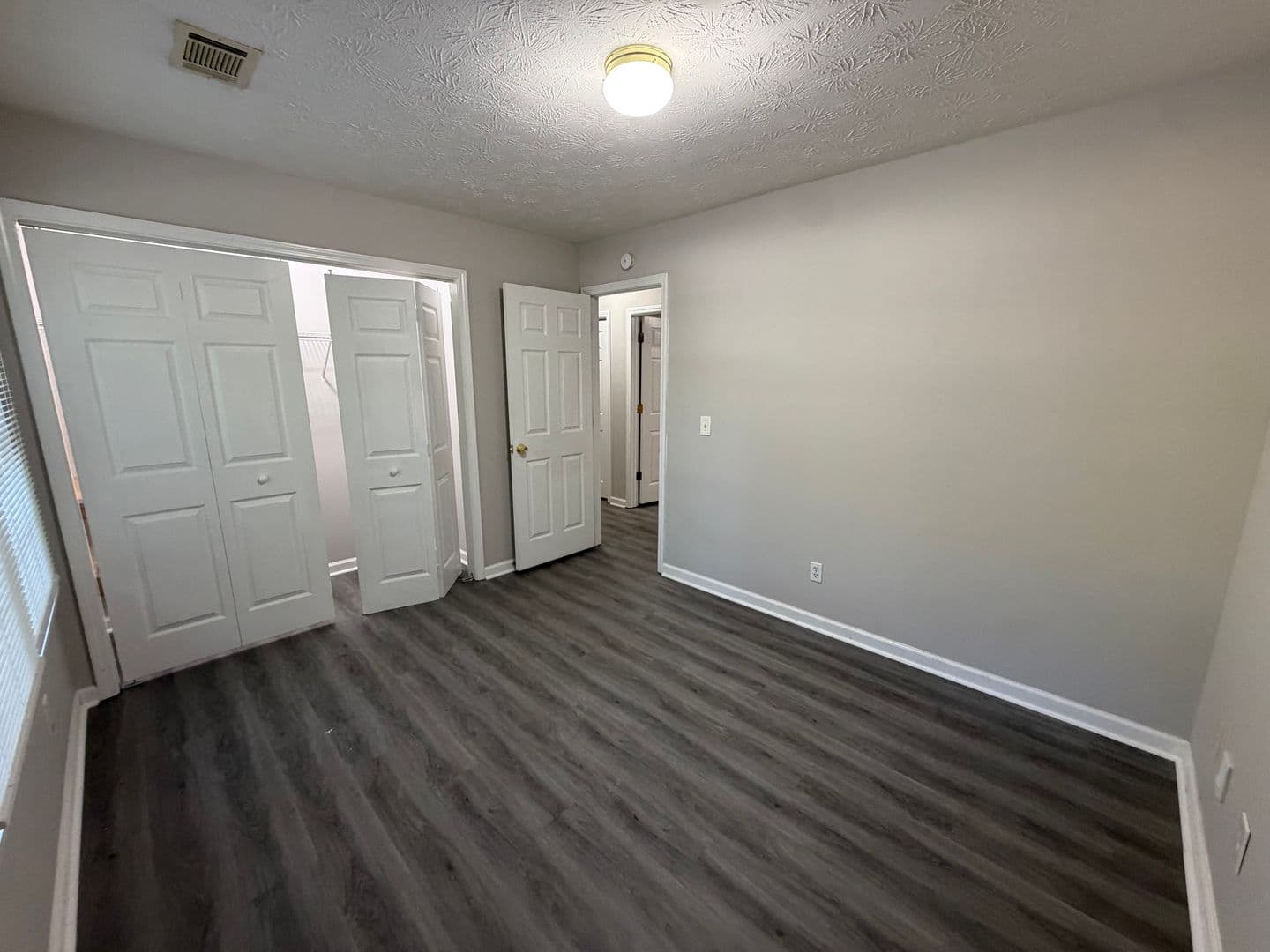 Tucker Apartment: Simonton Ct