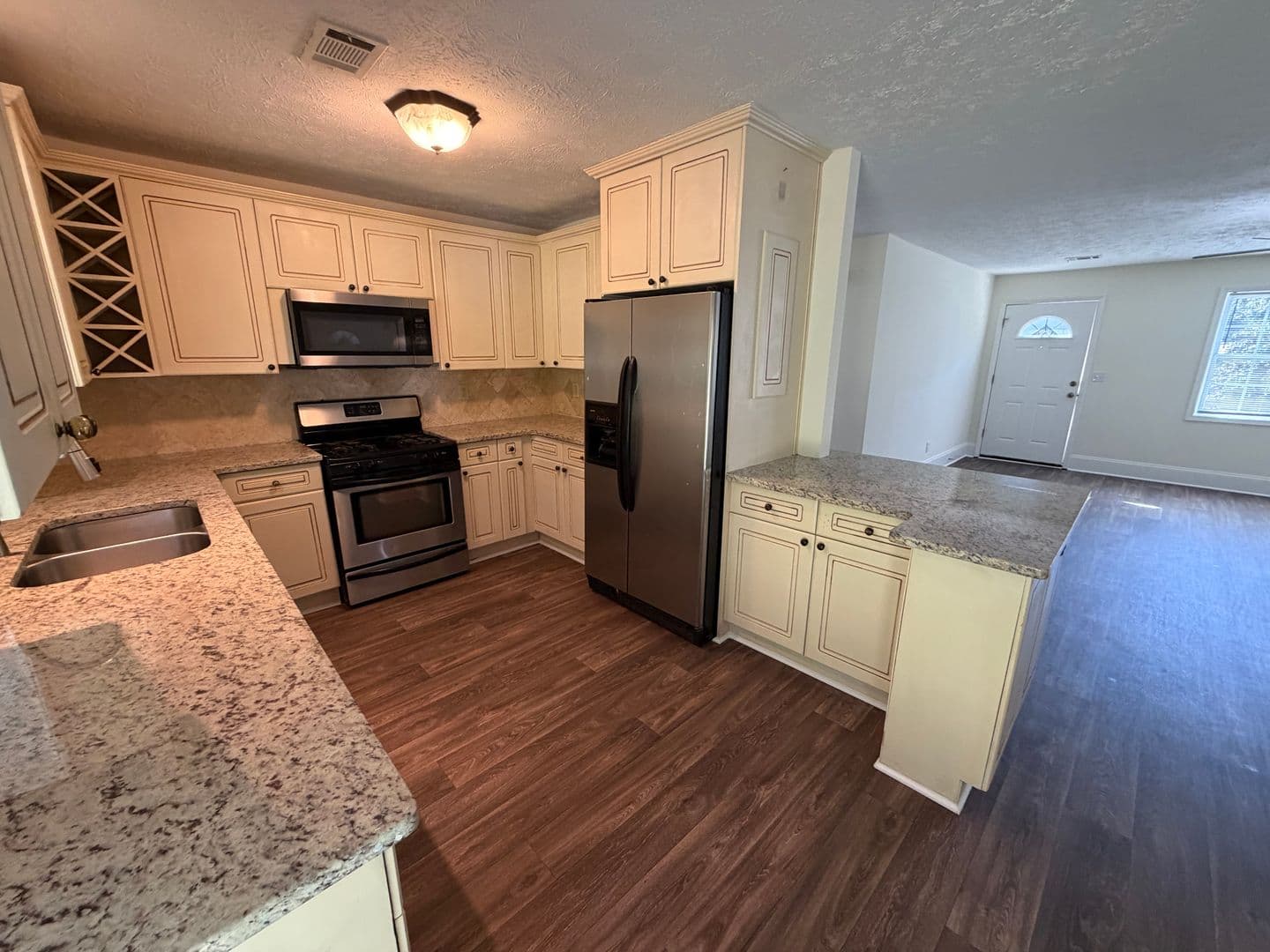 Suwanee House: 3884 Dollar Cr.