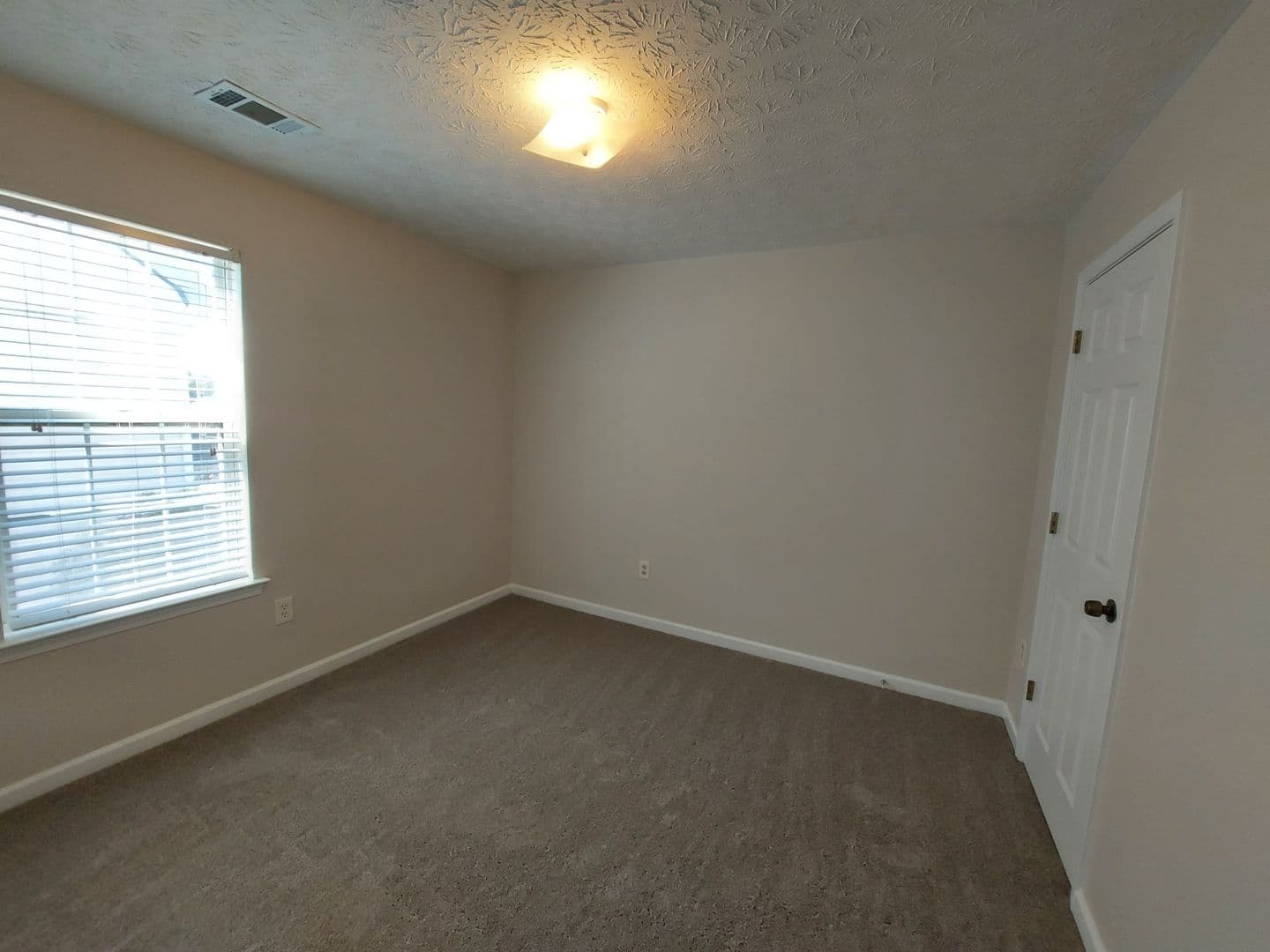 Lithonia House: 7039 Setters Way