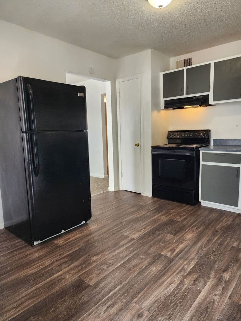 Forest Park Apartment: 460 Main St.