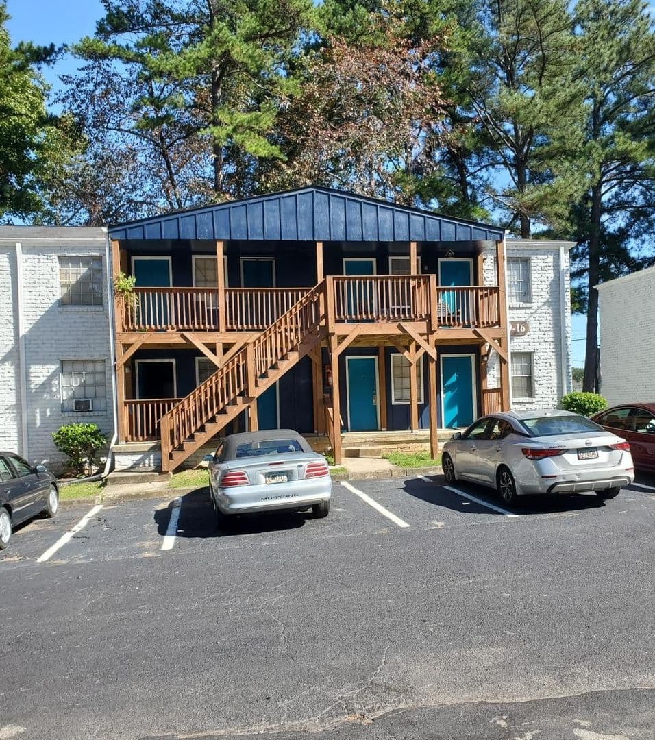 Forest Park Apartment: 460 Main St.
