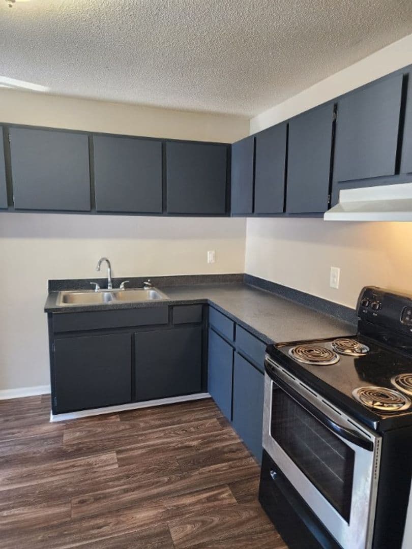 Forest Park Apartment: 460 Main St.