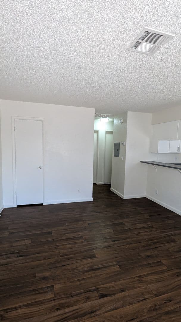 Las Vegas Apartment: 4930 E Owens Ave