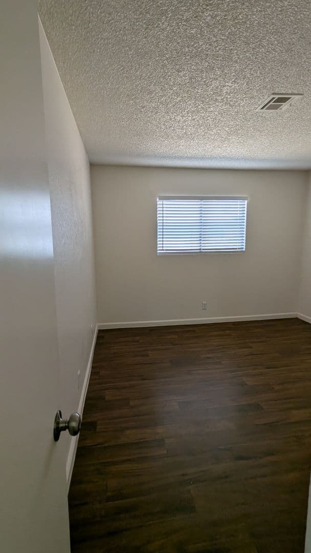 Las Vegas Apartment: 4930 E Owens Ave