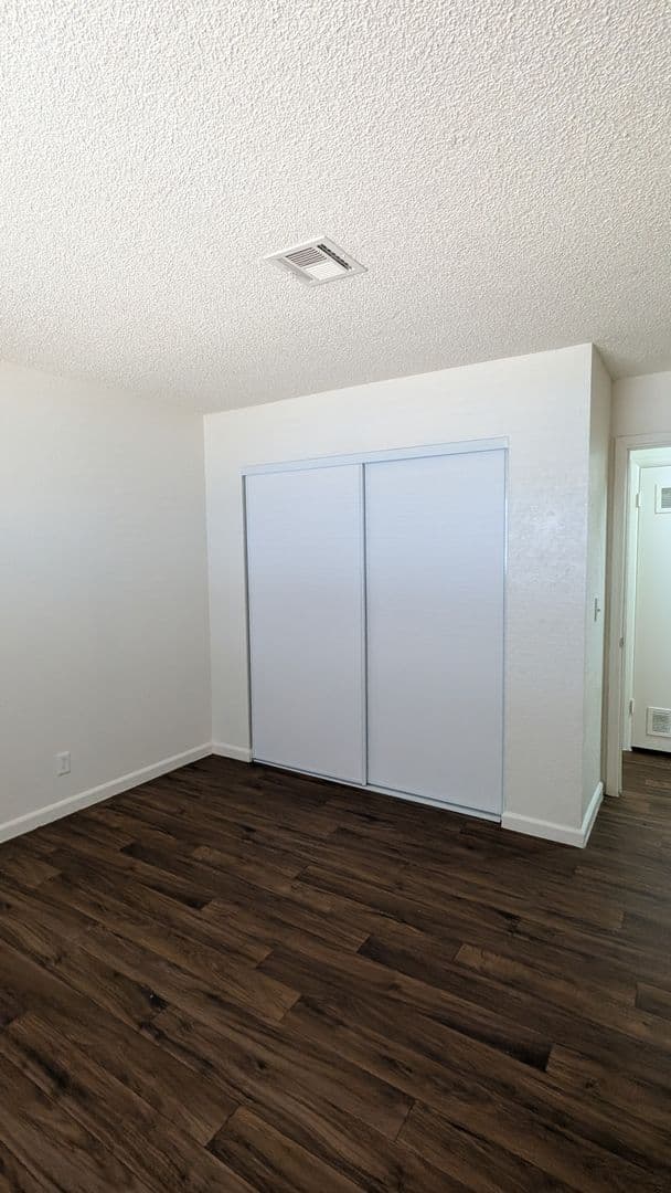 Las Vegas Apartment: 4930 E Owens Ave