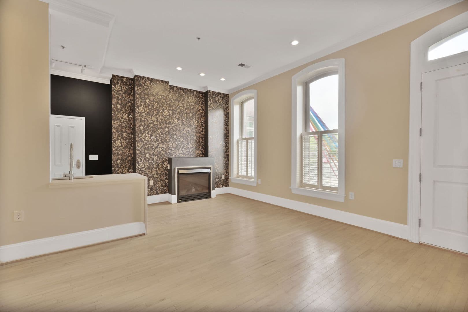 Washington Condo: 20 Logan Cir NW Unit 1-1