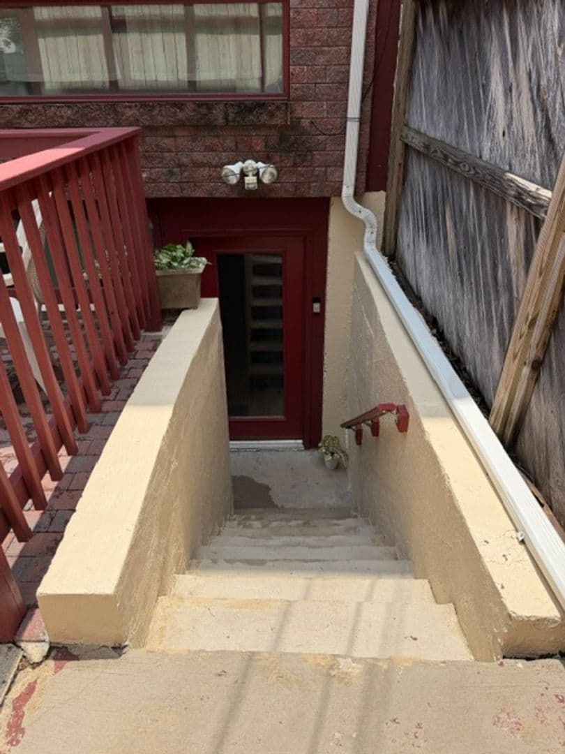 Washington Apartment: 1513 T St NW