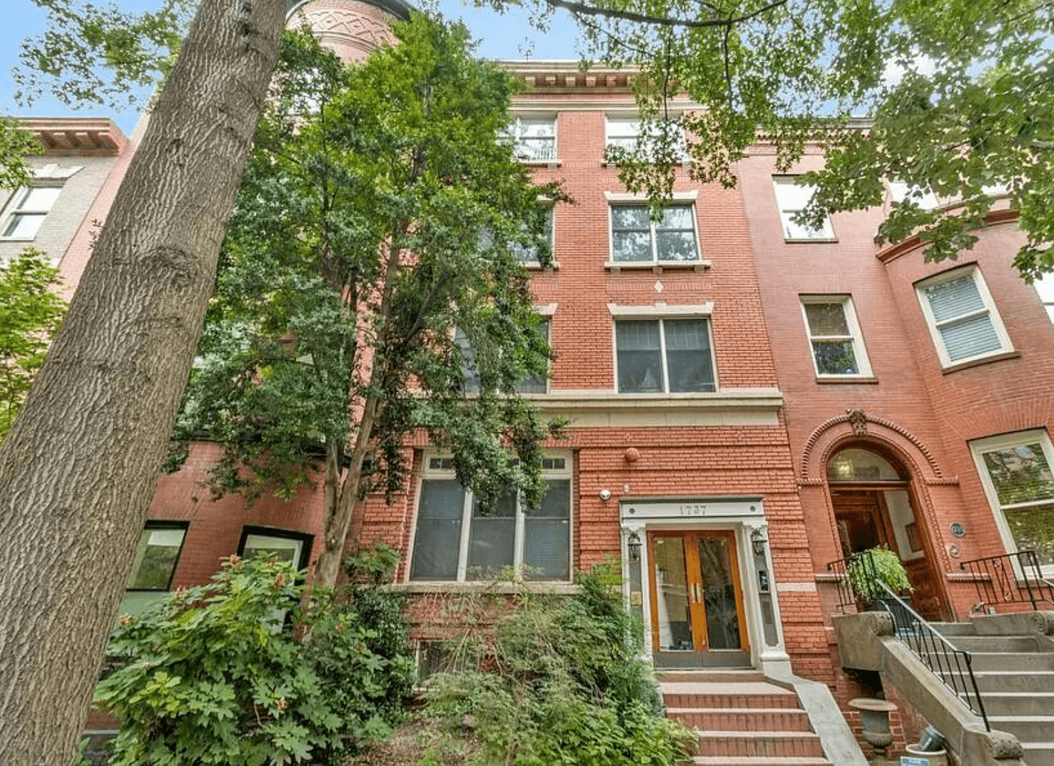 Washington House: 1737 P St NW