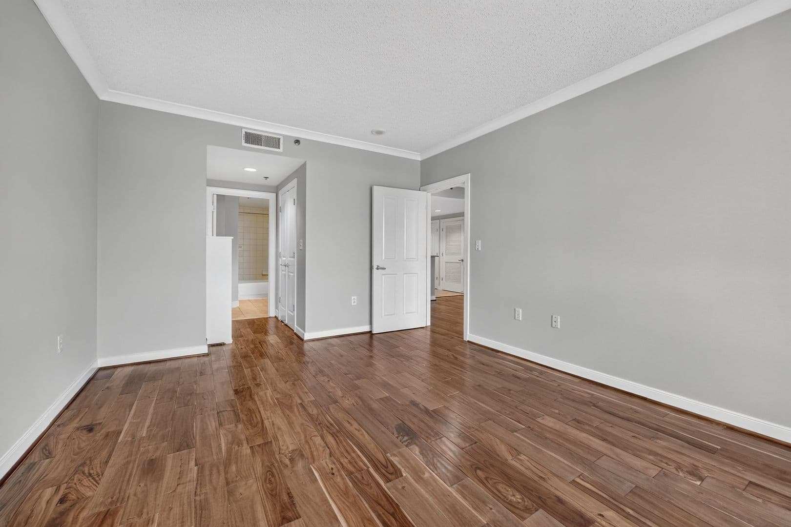 Washington Condo: 777 7th St NW