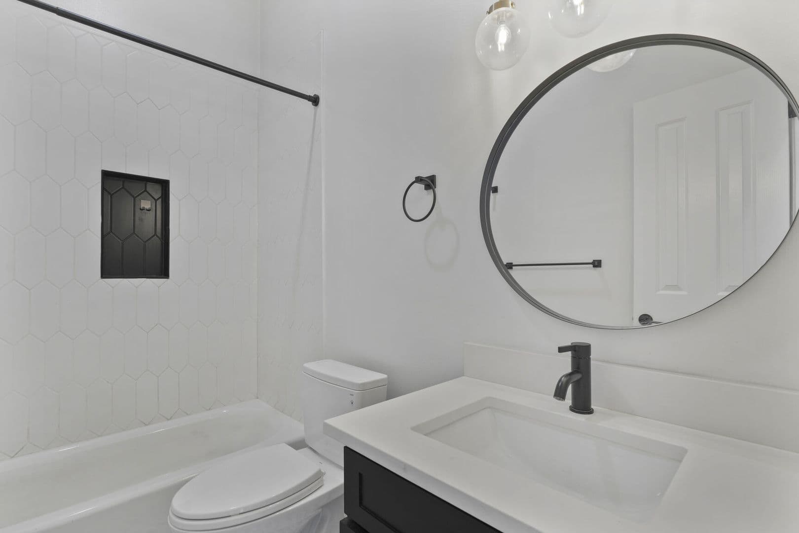 Washington Condo: 20 Logan Cir NW Unit 1-1