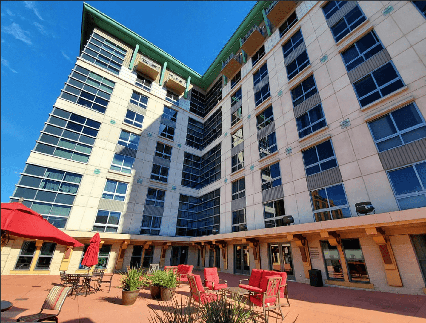 Washington Condo: 777 7th St NW
