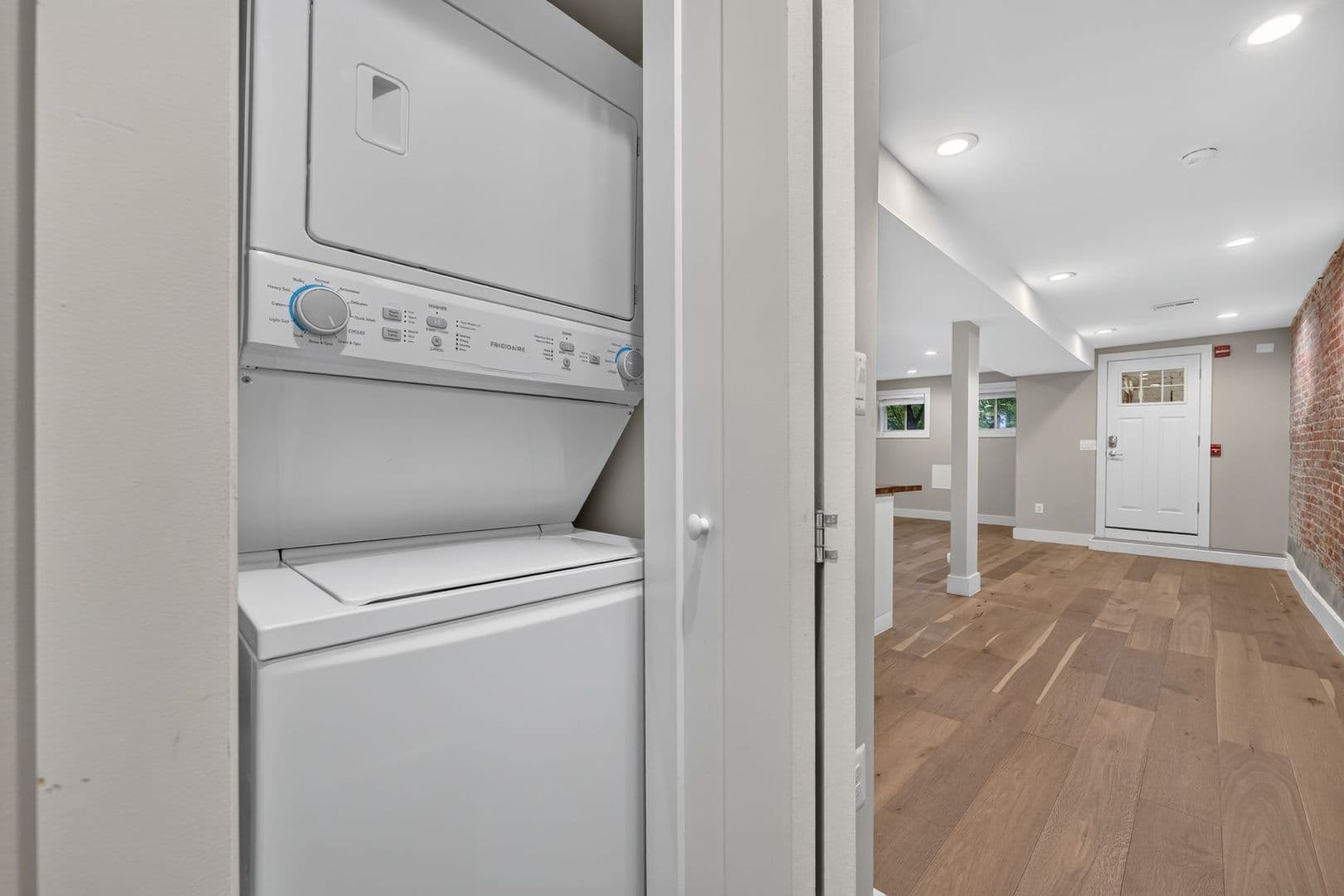 Washington Apartment: 1680 Irving St NW