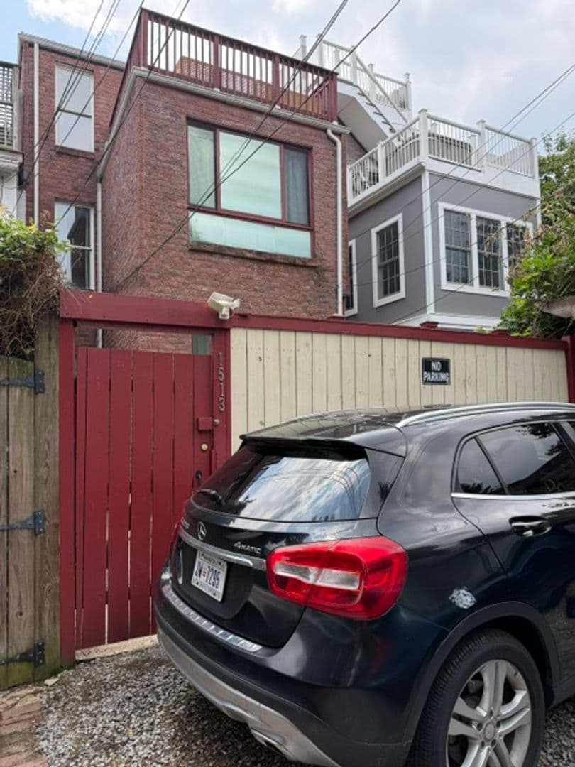 Washington Apartment: 1513 T St NW