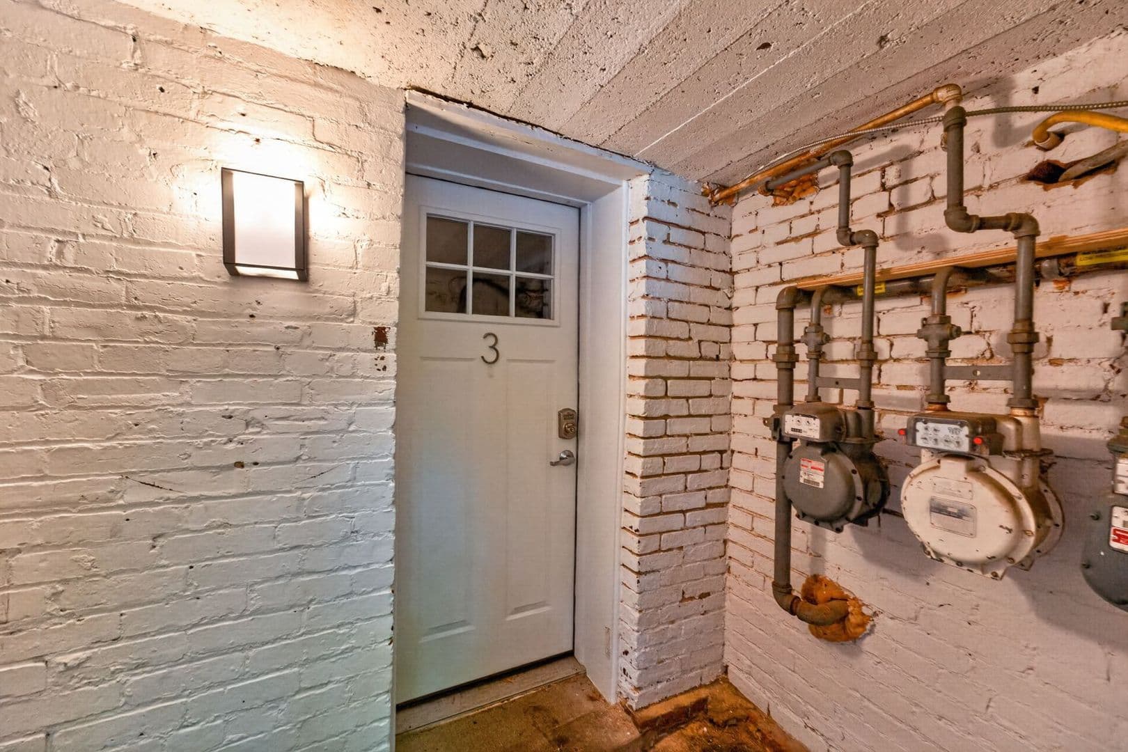 Washington Apartment: 1680 Irving St NW