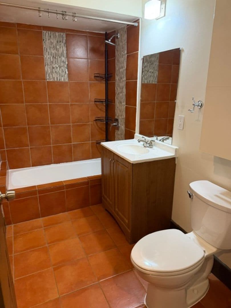Washington Apartment: 1513 T St NW