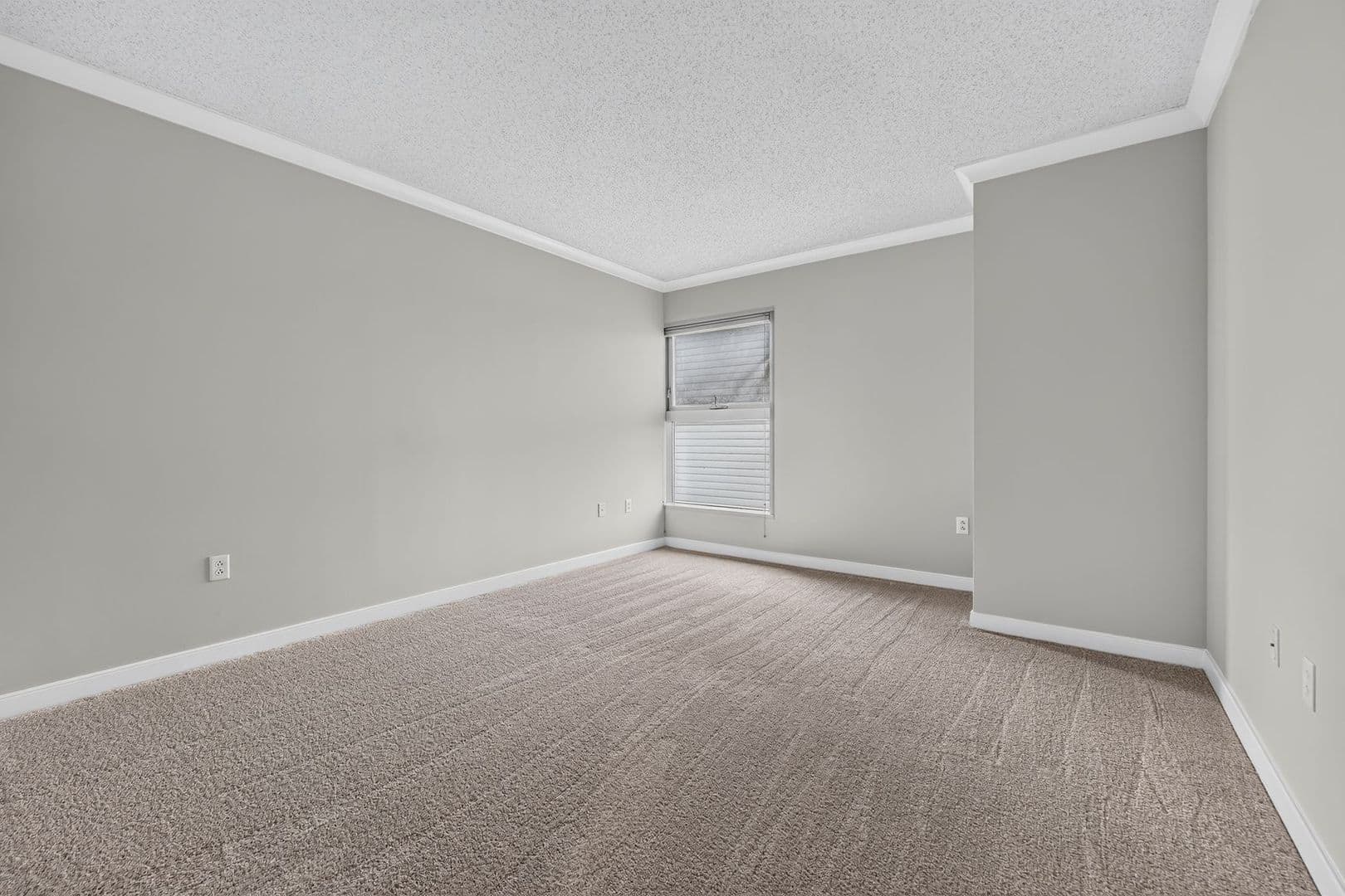 Washington Condo: 777 7th St NW