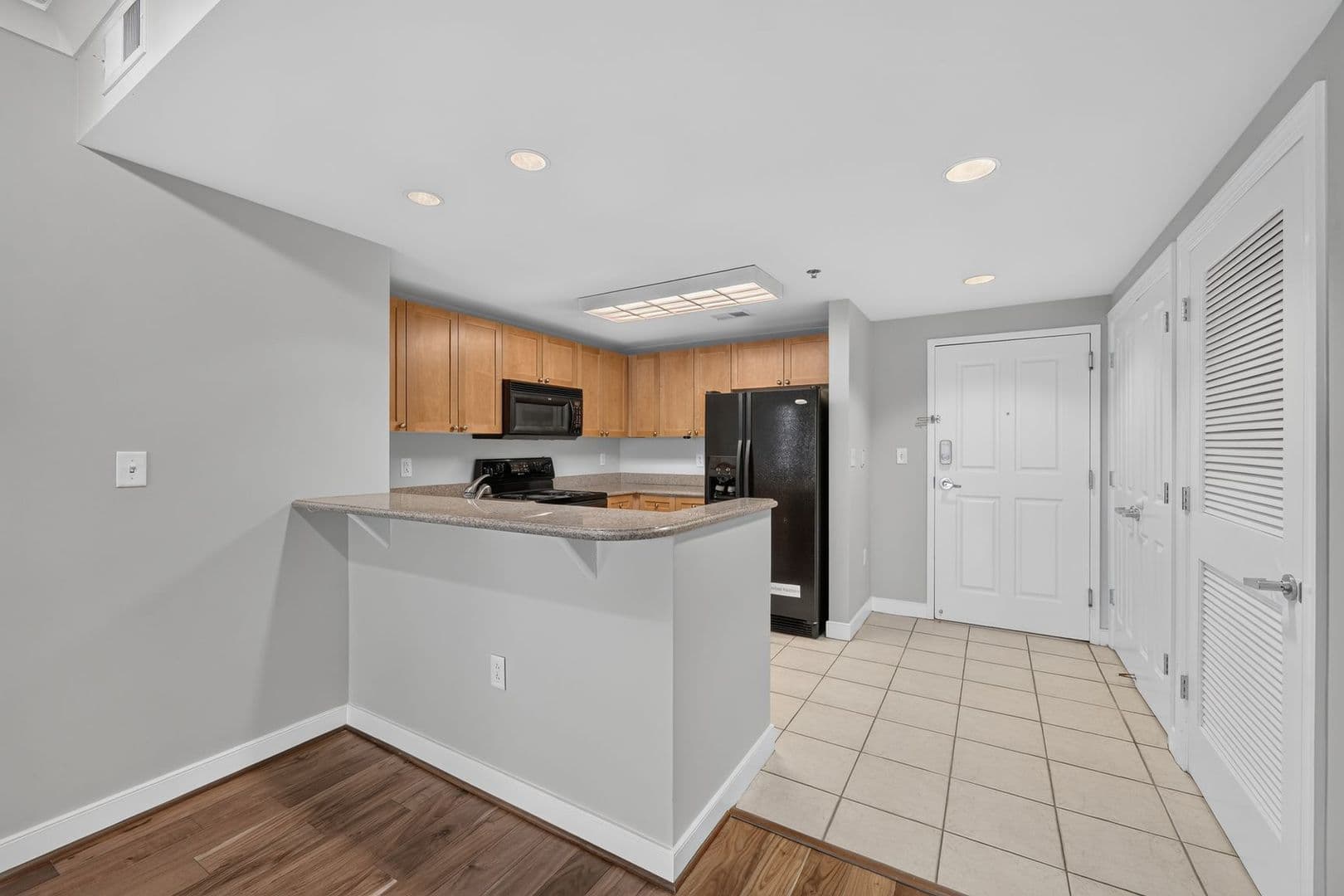 Washington Condo: 777 7th St NW