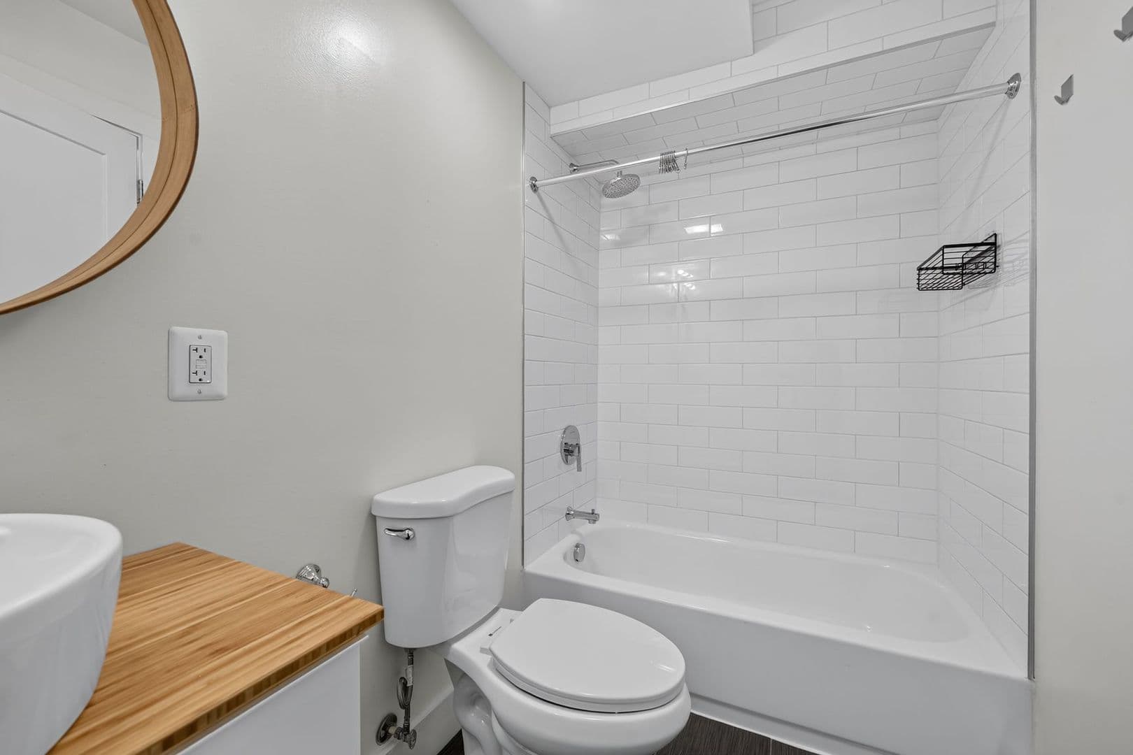 Washington Apartment: 1680 Irving St NW