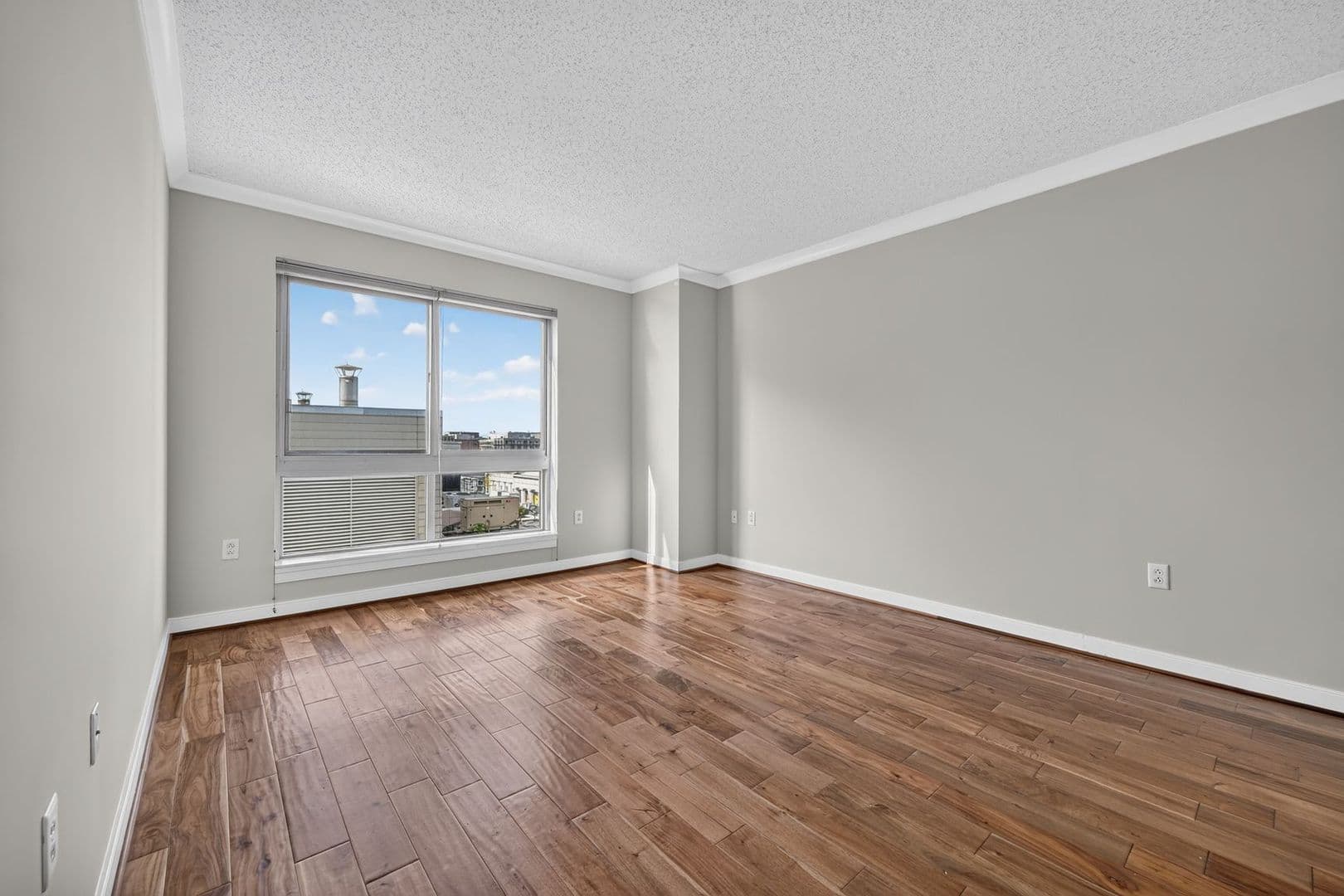 Washington Condo: 777 7th St NW