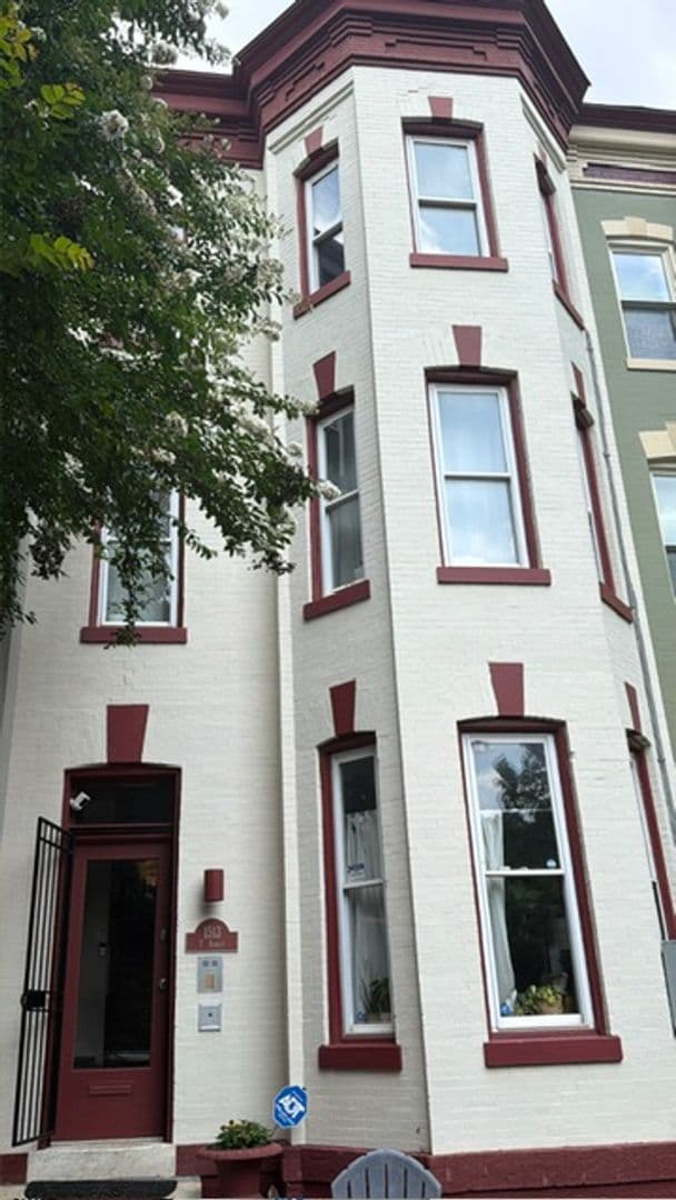 Washington Apartment: 1513 T St NW