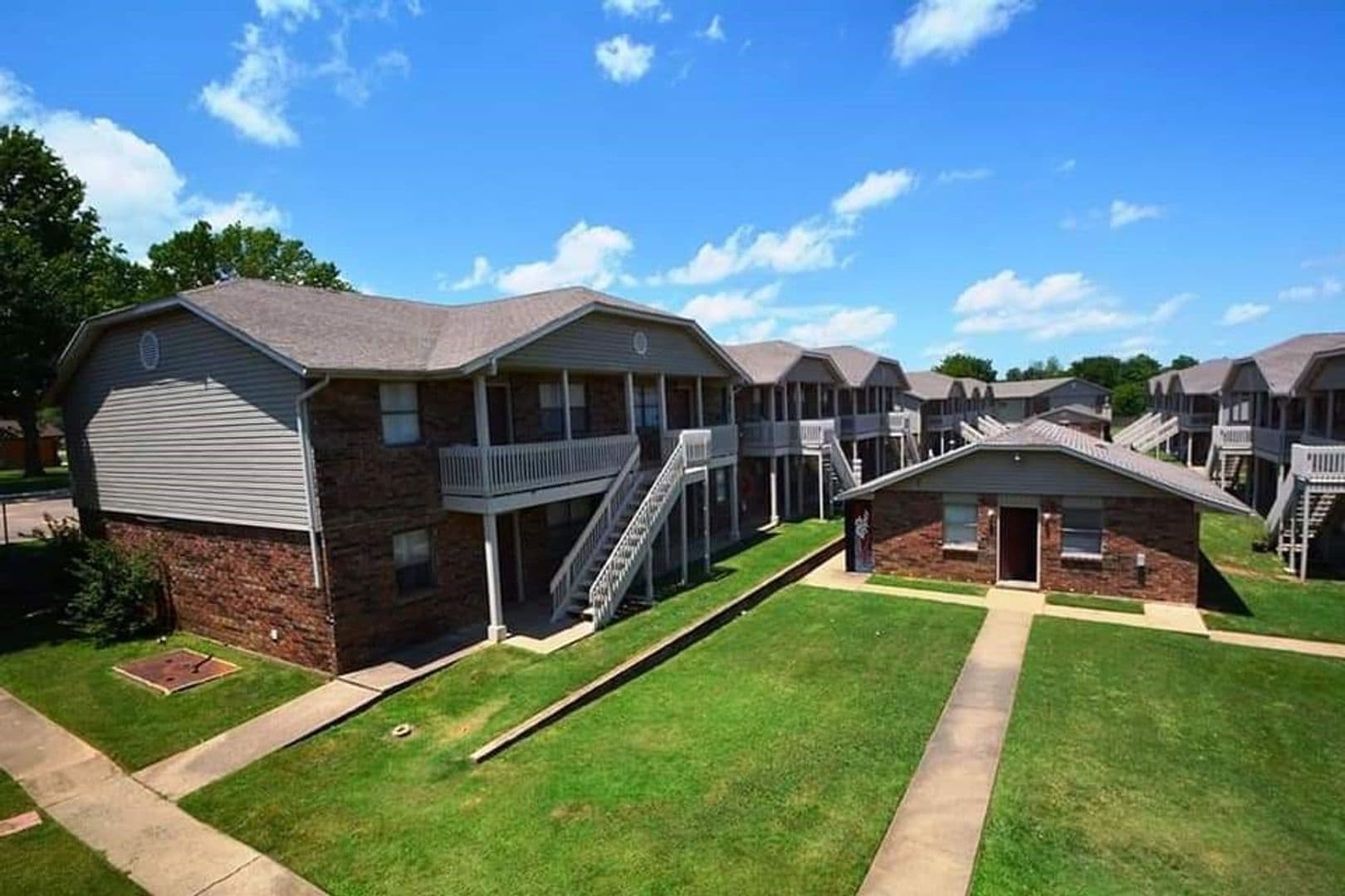 Muskogee Apartment: 3300 E Hancock St