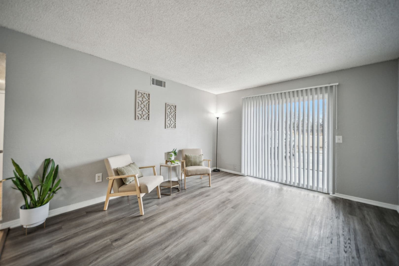 Tulsa Apartment: 10851 E 33rd St