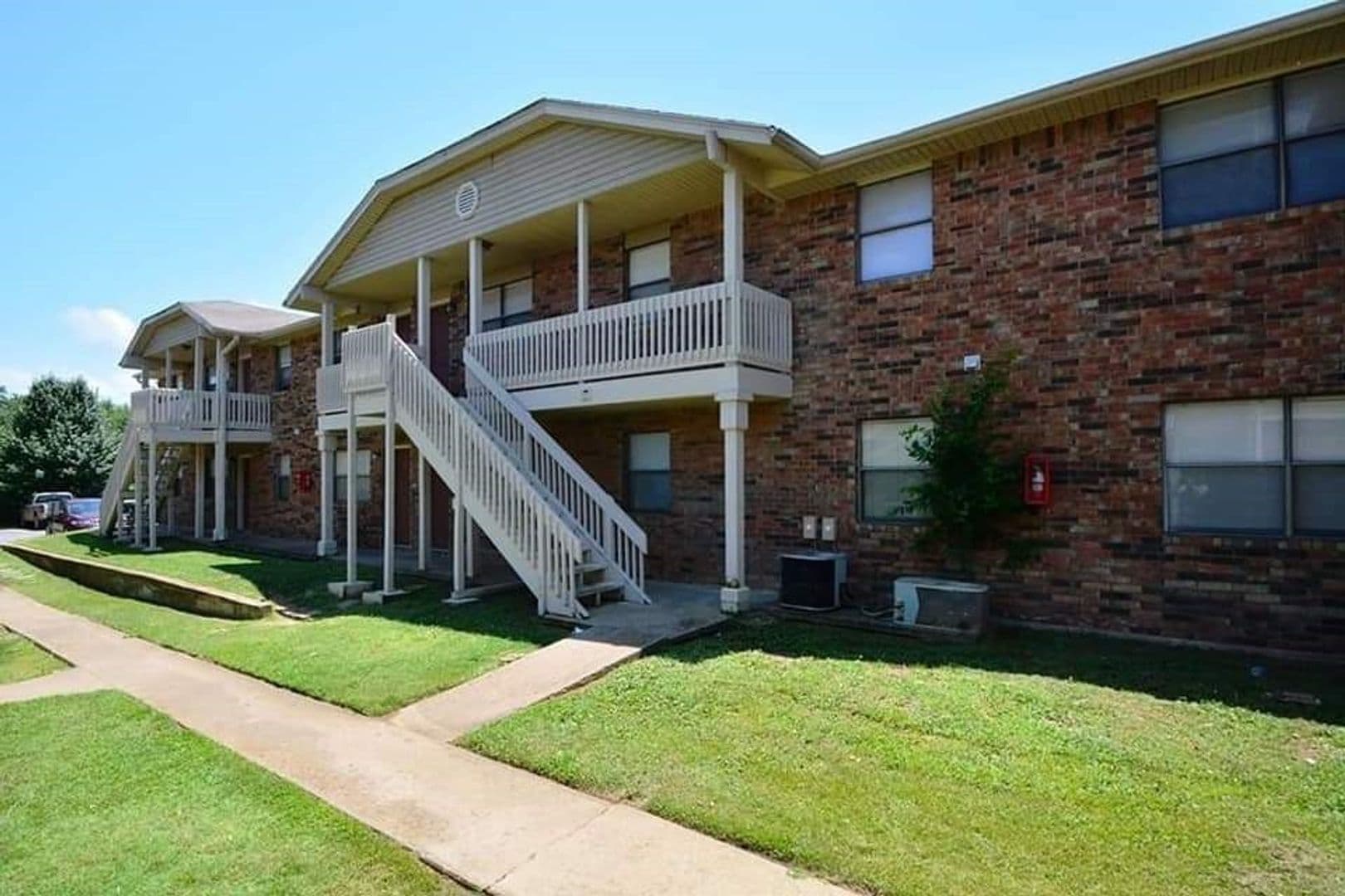 Muskogee Apartment: 3300 E Hancock St