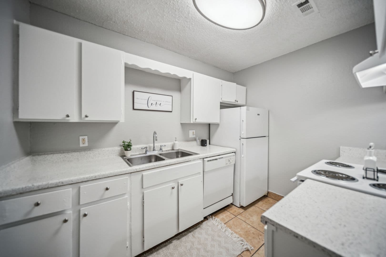 Tulsa Apartment: 10851 E 33rd St