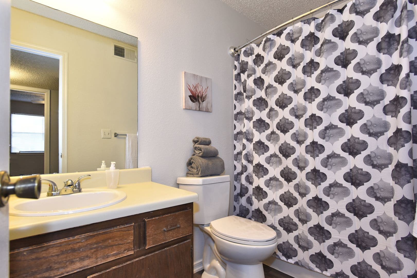 Muskogee Apartment: 200 N. Country Club Rd.