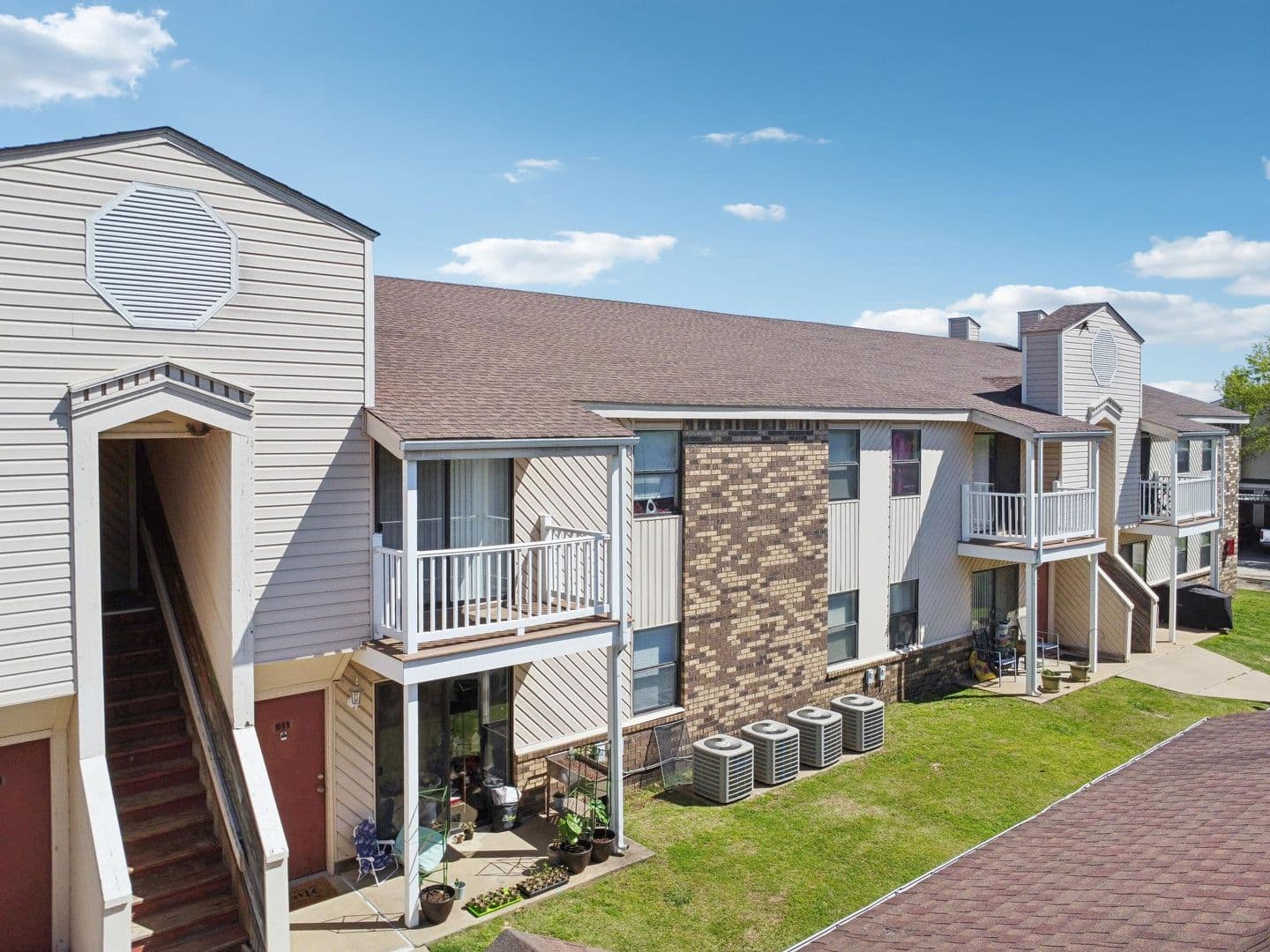 Muskogee Apartment: 200 N. Country Club Rd.