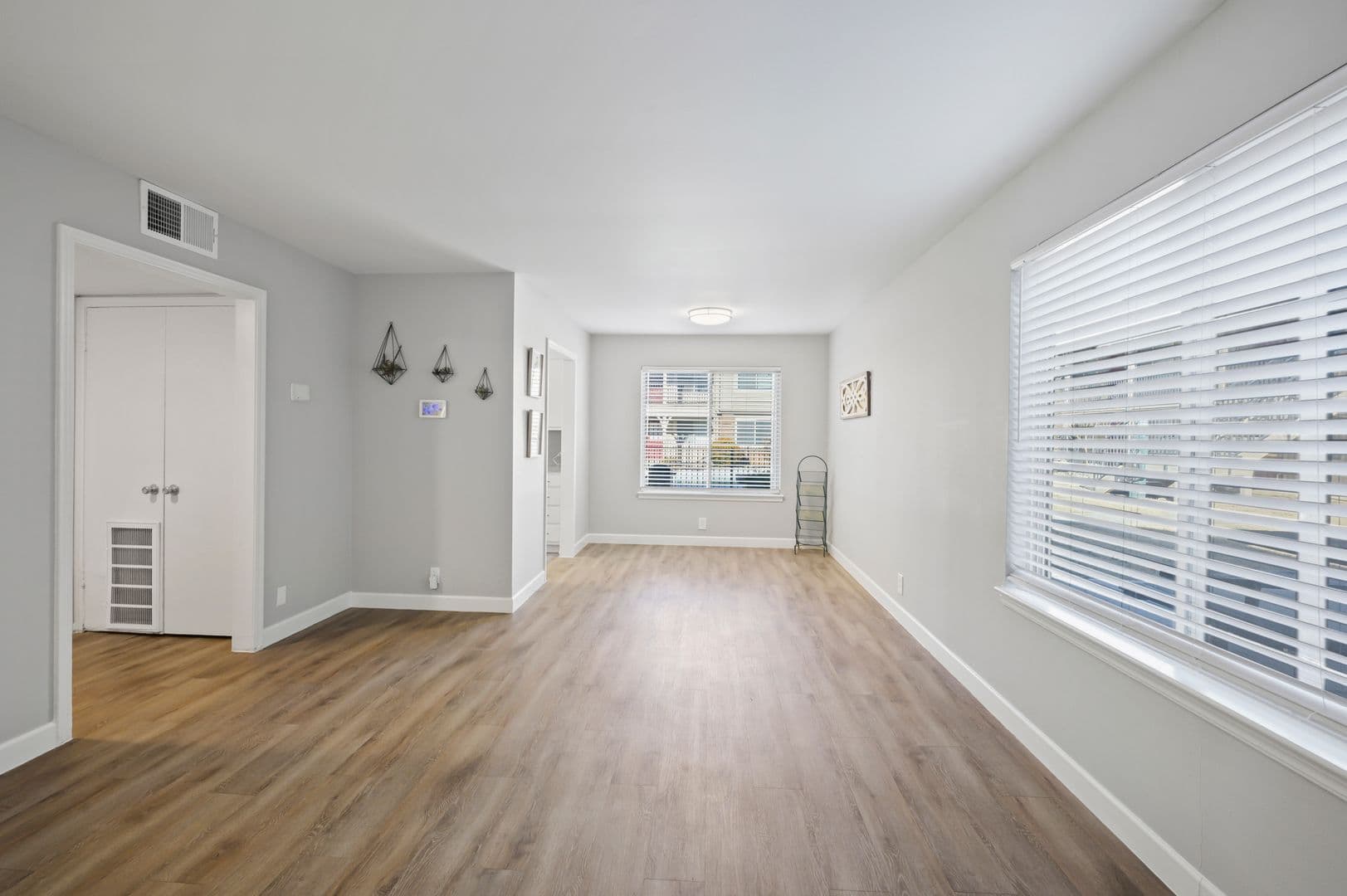 Tulsa Apartment: 1404 E 41st St