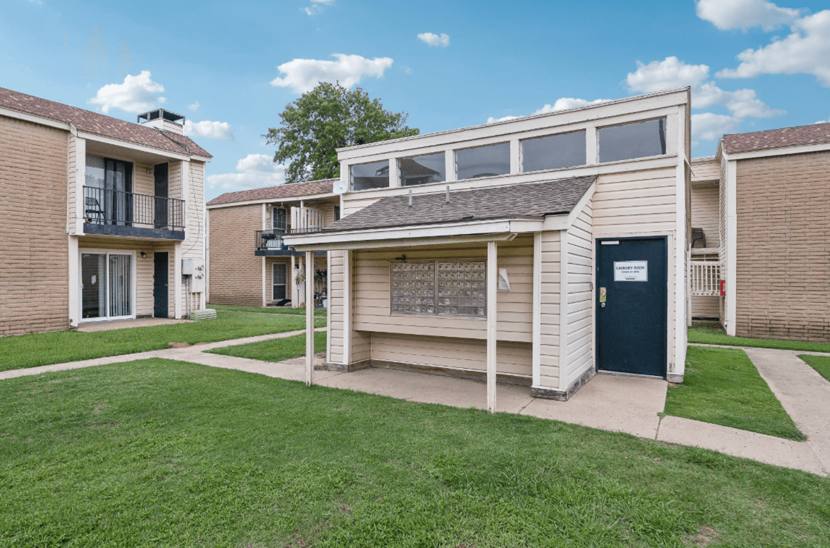 Muskogee Apartment: 3711 Club Estates Dr.