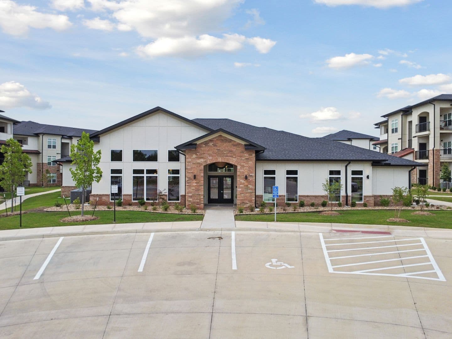 Owasso Apartment: 8360 E 86th ST N